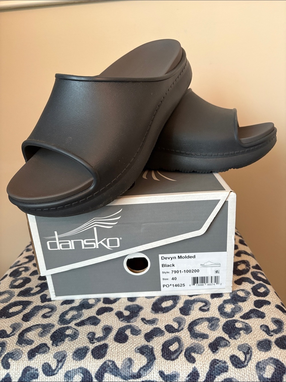 Dansko Devyn Molded Black Slide 40
